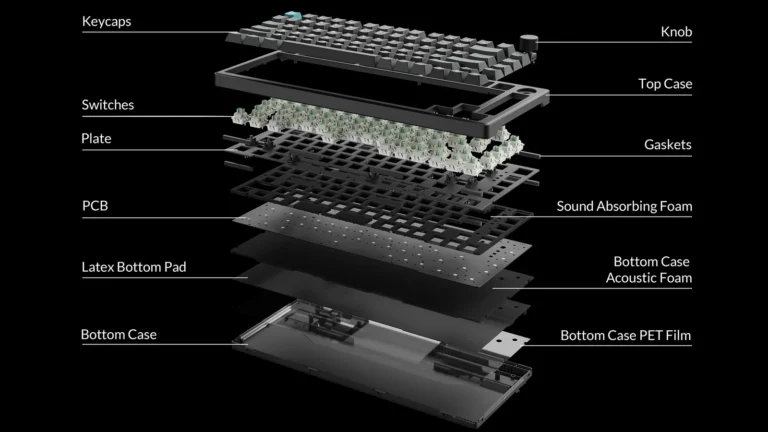 Schemă explodată a tastaturii Keychron J2 HE 8K, cu straturile separate pe verticală, de la taste și carcasa superioară până la carcasa inferioară