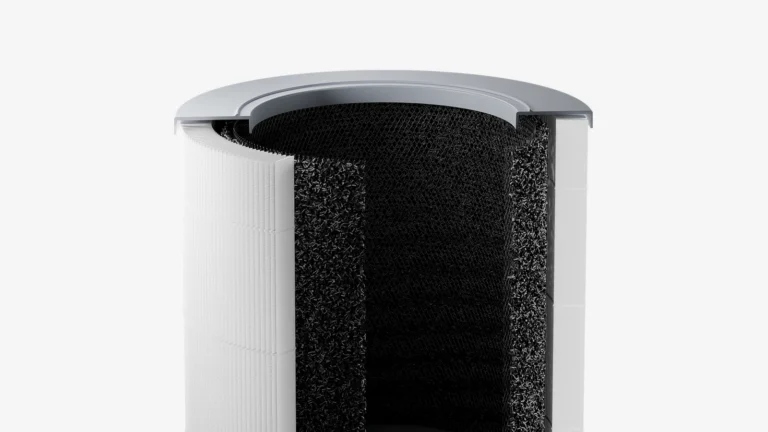 Secțiune prin filtrul cilindric al purificatorului Xiaomi 4 Compact, cu stratul alb pliat și stratul negru de cărbune activ